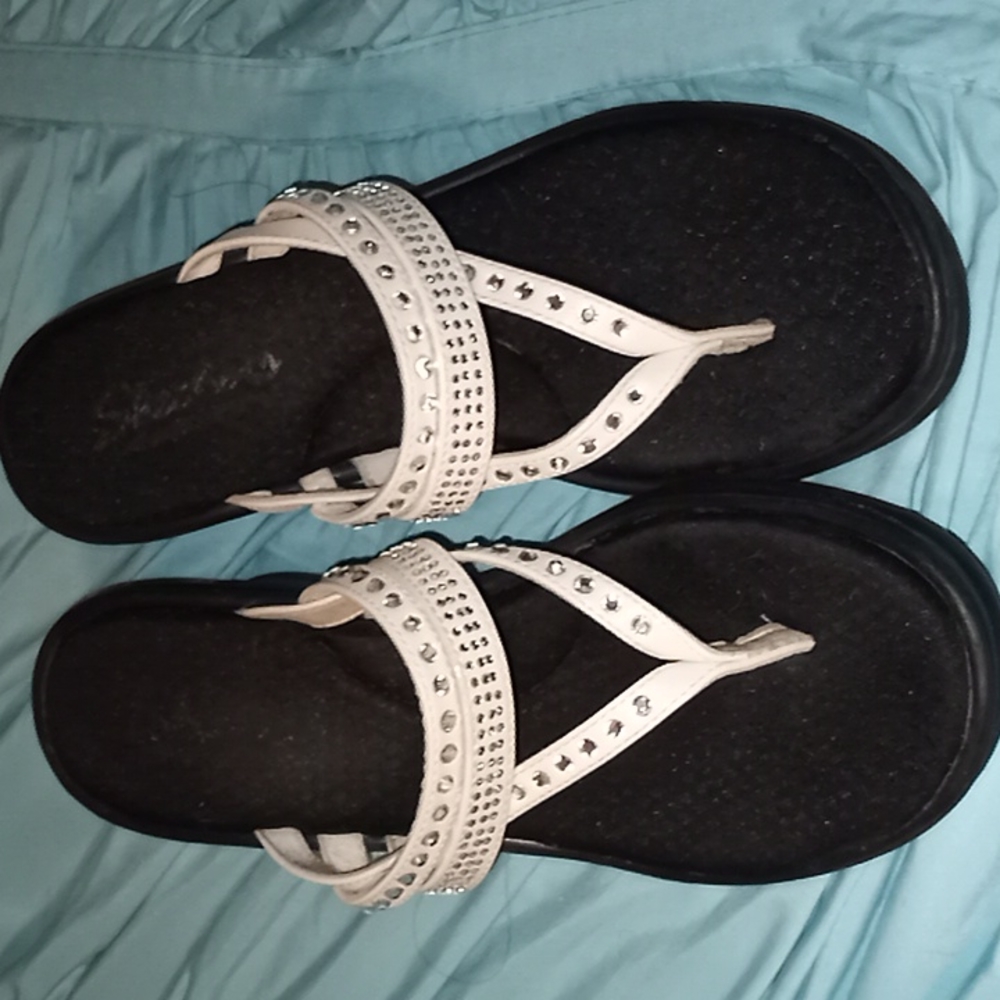 Sketches wedge sandle sz 71/2 cushion beds